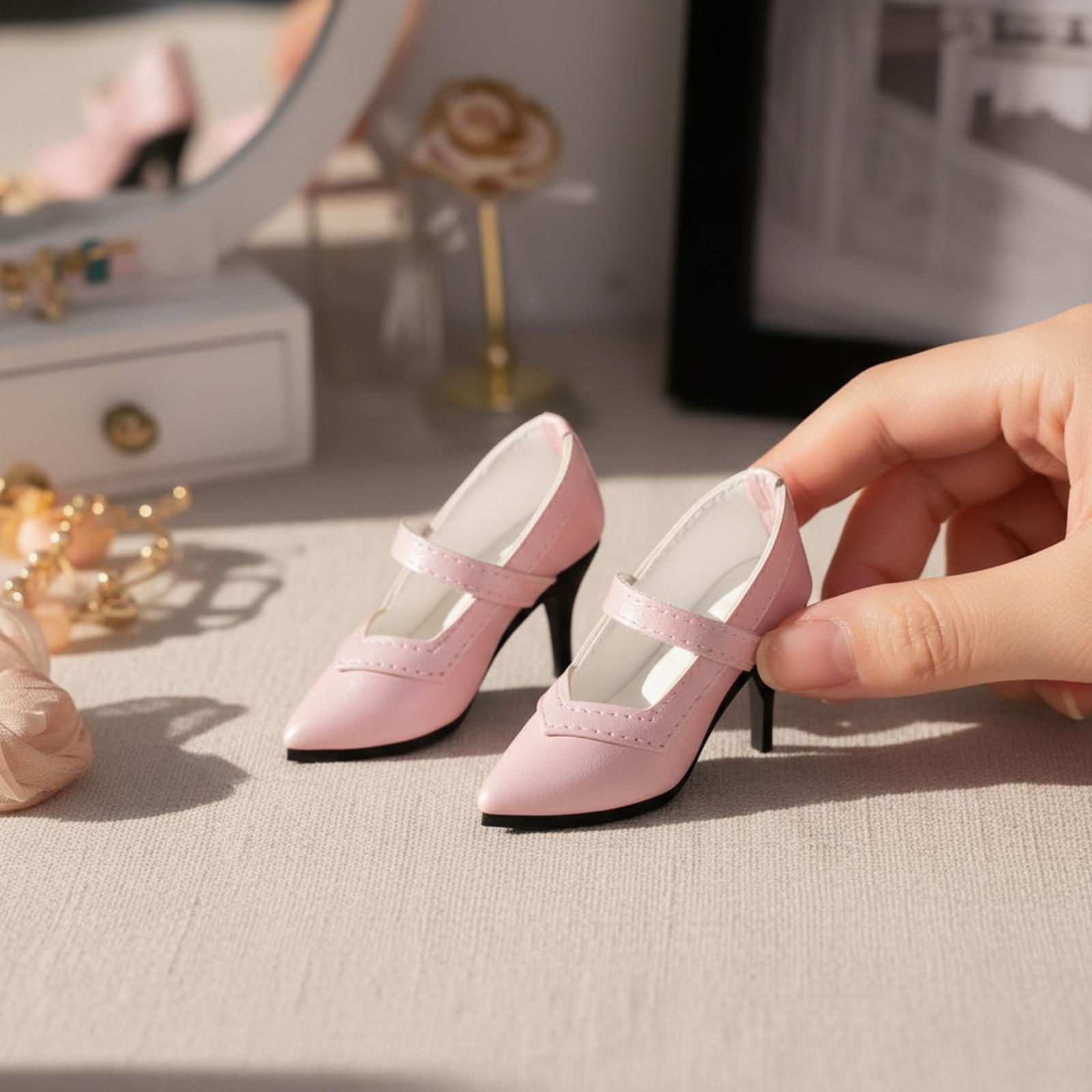 Miniaturowe buty na obcasie dl – Court Heel Pointed recenzja i cena