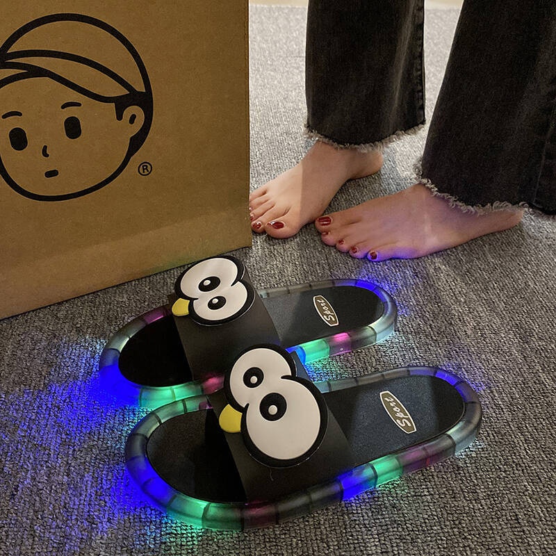 Zabawne, świetliste klapki z d – Mule Slip On recenzja i cena